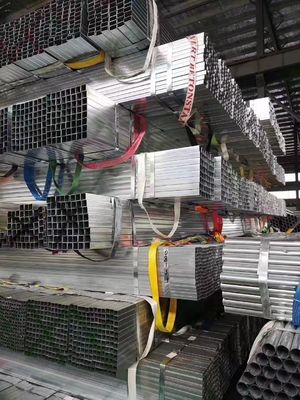 Fuente de salida Q235 Tubo de acero galvanizado cuadrado y sumergido en caliente para diámetros múltiples ± 1% Tolerancia