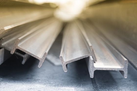 Vía H galvanizada 75x75 100mm 200mm S355jr S355J2H con grosor 5-34mm y anchura de red 96mm 1056mm en buen estado