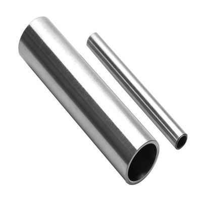 Pipa cuadrada soldada de acero inoxidable estándar JIS perfectamente adecuada para aplicaciones de la industria petrolera