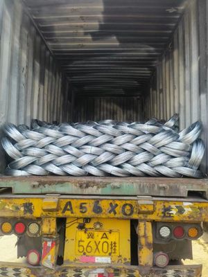 Cables de hierro galvanizado sumergido en caliente con protección de hebras de 19 hilos en 2,5 mm 3 mm 4 mm Tamaños grandes de Direct
