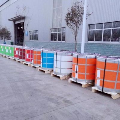 600m de longitud PPGI color revestido de acero bobina para el perfil de azulejos estructura del techo superficie galvanizado revestido puerta de persiana rodante