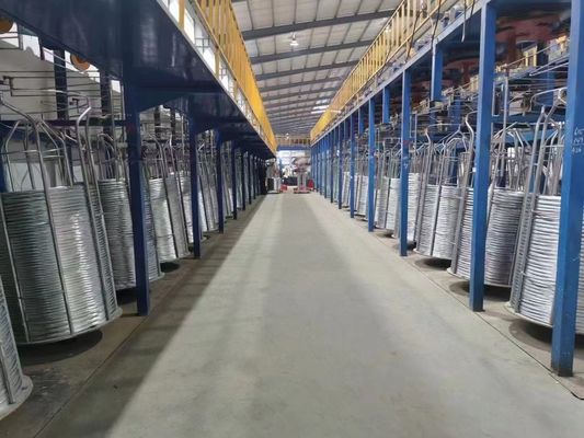 Cables galvanizados de grado Q195 Q235 Fuertes y duraderos 3,5 mm x 300 m longitud para aplicaciones de carga pesada