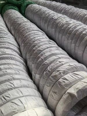 Cables galvanizados de grado Q195 Q235 Fuertes y duraderos 3,5 mm x 300 m longitud para aplicaciones de carga pesada