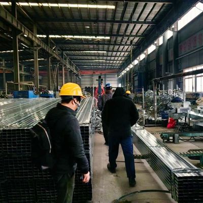 Tubo de carbono hueco laminado en caliente sin aleación 40x40mm 70x70mm Tubo cuadrado galvanizado con recubrimiento industrial de resistencia Z30 Z60
